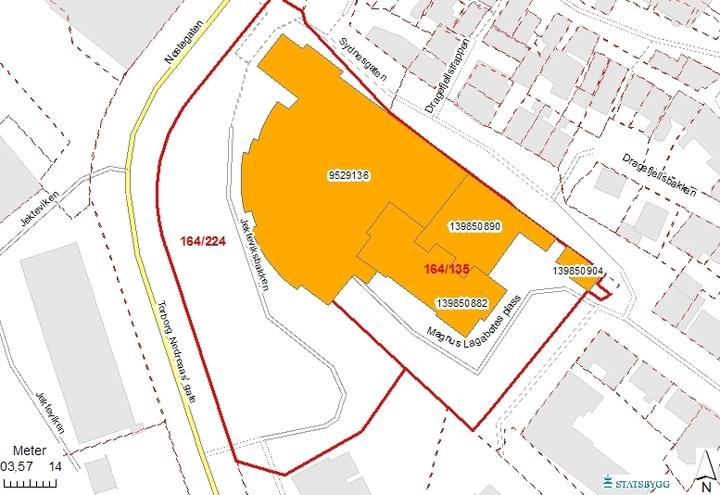 KOMPLEKS 3397 Jusbygget Bygnings- og eiendomsdata Fylke: Hordaland Kommune: 1201/Bergen Opprinnelig funksjon: Skole Nåværende funksjon: Undervisningslokaler Foreslått vernekategori: Totalt antall