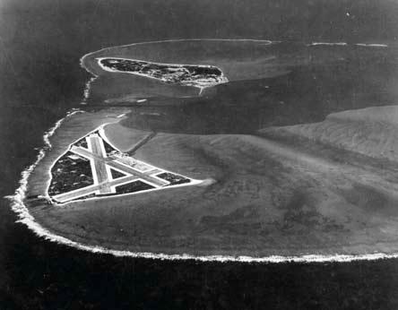 Listighet avslører japanernes planer Amerikansk kodeekspert legger ut lokkemat til fienden for å kunne bevise at Midway snart blir angrepet.