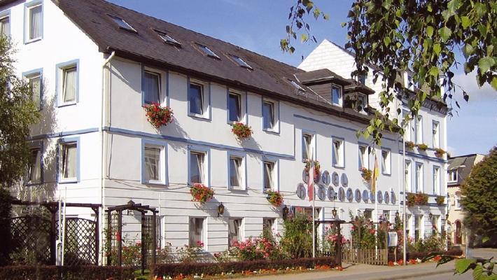Hotel Hohenzollern Hotel Hohenzollern tilbyr innkvartering i den landlige byen Slesvig. Hotel Hohenzollern ligger kun en kort gåtur fra fjorden Slien og er lett tilgjengelig fra motorvei A7.
