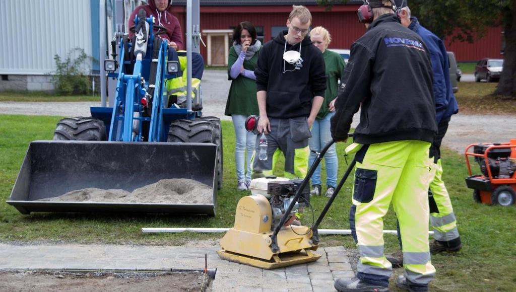 Mandat: utvikle fag- og yrkesopplæringen Faglig råd skal.. identifisere behov i arbeidsmarkedet for kvalifiserte fagarbeidere.