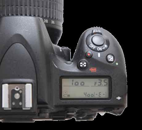 Nikons eksponeringslås AE-L deler knapp med autofokuslåsen AF-L. Med et enkelt trykk på knappen låser man kameraets lysmåling. NIKON Nikons kameraer har en dedikert knapp til lysmåling.