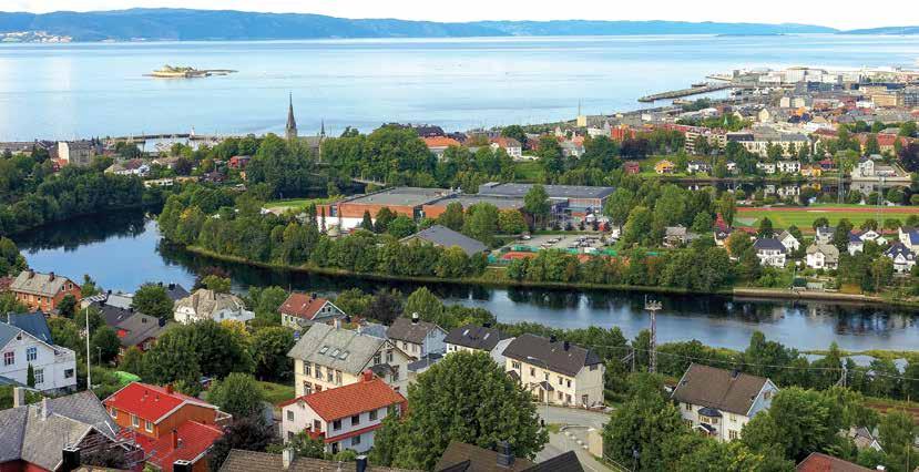 Menighetsblad for Åfjord og Stoksund 3 Vakre Trondheim, med Munkholmen og Ila kirke i bakgrunnen.