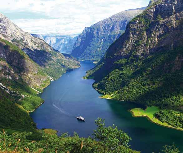 Andre freistande fjordaktivitetar er kajakkpadling, fjordrafting, fisketurar, robåtturar, bading og mykje meir.