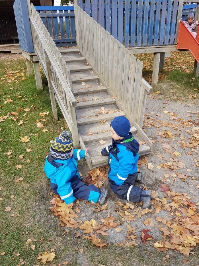 LÆRING: Barnehagens pedagogiske praksis skal bygge på et helhetlig læringssyn hvor omsorg, danning, lek, læring, språk og sosial kompetanse henger sammen. Barn lærer gjennom lek og samspill med andre.