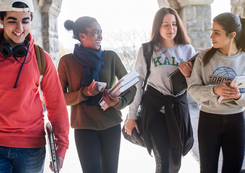 STUDIESPESIALISERING Vi er en ren studiespesialiserende skole med tilbud om programområde språk, samfunnsfag og økonomi eller realfag.