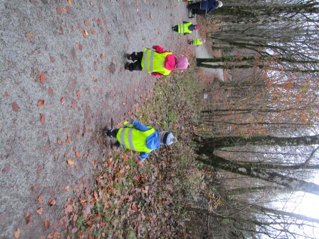 Der fant barna pinner, blader og andre