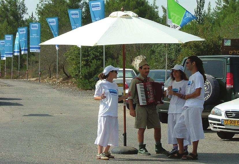 לאומי קארד אימצה בשנה האחרונה אסטרטגיה ירוקה שנועדה לתרום לאיכות הסביבה בישראל הן בתוך כותלי החברה והן מחוצה לה Æ עד היום יזמה לאומי קארד מספר מהלכים ובכוונתה להציג בהמשך תוכנית רבת רבדים לטווח הארוך