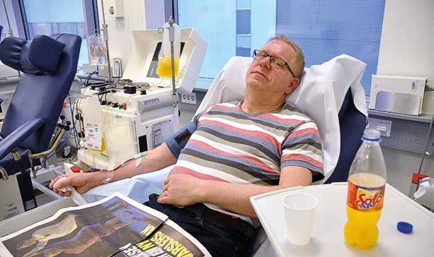 FAG Aktuelt Arnt Øien (58): Jeg tipper jeg har gitt blod 45 ganger siden 2000. Jeg kommer også hver tredje måned for å gi plasma. Det er koselig å komme hit.