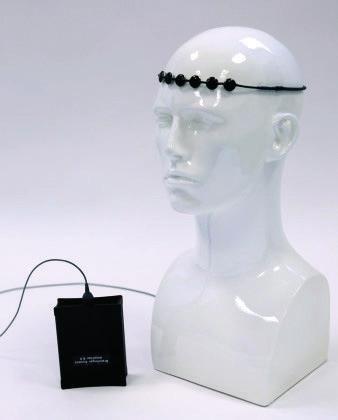 BrainFingers PCen betjenes av minimuskelbevegelser via hjernens elektriske signaler BrainFingers er laget for personer med komplekse og spesielle betjeningsvansker Kan