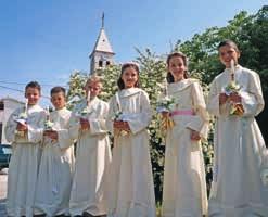 Tijekom prošle vjeronaučne godine pripremali su ih Ljudevit Cikojević, umjesto bolesnog fra Danka, Branimir Poljak, vjeroučitelj u školi, učiteljica Katarina Vrca te nakon 22.