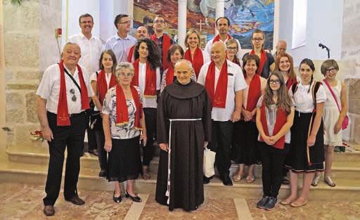 U koncelebraciji su bili provincijal fra Joško Kodžoman, imotski gvardijan i župnik fra Kristian Stipanović i 92 svećenika.