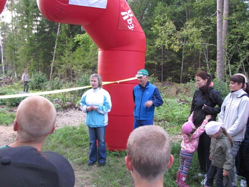 saada. Fotodest tehakse sügisene rändnäitus Paliveres ja Taeblas. Parimad auhinnalised fotod valitakse välja hiljemalt 5. septembriks.