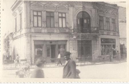 Marin Brăileanu (1908-1985) era fiul lui Ion Brăileanu, negustor din Caracal ce construieşte localul cunoscut sub numele,,restaurantul Brăileanu în 1912.
