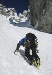 Ž I V L J E N J E S S L A D K O R N O B O L E Z N I J O Alpinizem in sladkorna bolezen Janez Toni je strasten alpinist in ima sladkorno bolezen tipa 1 že 21 let.
