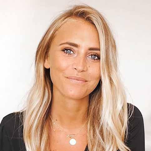 INTERVJU JANNI DELÉR Instafamous! Svenske Janni Delér har intet mindre enn 1,2 millioner følgere på Instagram, og er bloggeren og instagramstjernen alle vil ha en bit av om dagen.