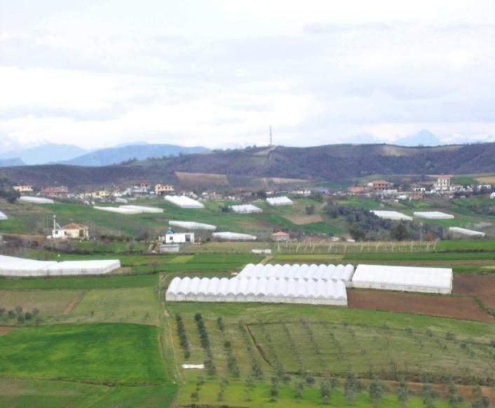 gjenden në komunën Hysgjokaj. Nëpërëmjet financimeve të Plan-Albania në fshatin me të njëjtën emër u ndërtua sera e parë diellore në vitin 2004 me vlerë 1.4 milion lekë 76.