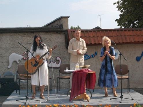 Minėtą teatrinę programą išvydo ir gausus būrys naumiestiškių, susirinkusių Žemaičių Naumiesčio