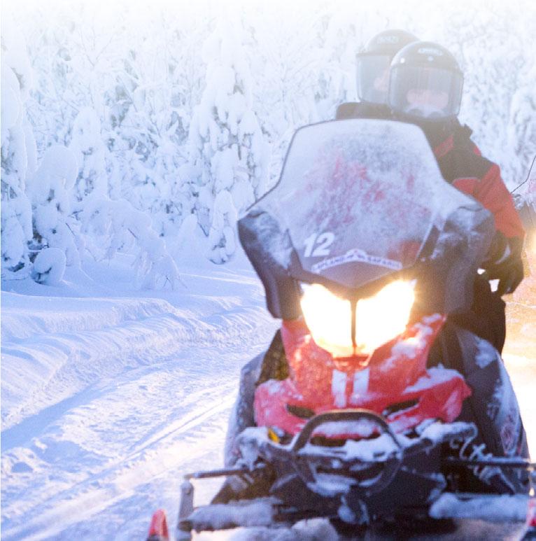 ROTAX ACE DEN MEST MILJØVENNLIGE MOTOREN FOR TOURING-SNØSCOOTERE Pålitelighet, lave utslipp og enkel kontroll er egenskaper som gjør Rotax ACE til den optimale motoren for Lapland Safaris.