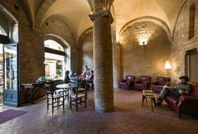 Hotel La Cisterna ligger i en elegant