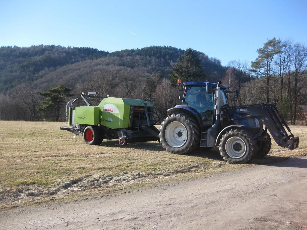 Hjul på presse: Trelleborg T 404 560/45 - R22,5 154 A8 = 3 750 kg/ 35 psi v 40 km/t Max krok kg uttrekt: 1 650 kg Kroktrykk: 1 000