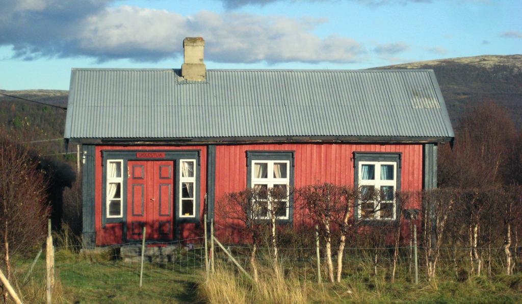 Sørskogen og Brandvoll skoler. MINØ 124350 og MINØ 119094. plass, bortsett fra Narbuvoll som er flyttet noen hundre meter.