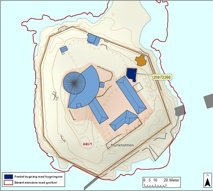 Side 3 FALKENSKJOLDSMESSEN Bygningsnr: 25972260 Oppført: 1772-1775 AskeladdenID: 235845-13 Referanse i landsverneplanen: Bygning 1373 bygningsdeler som vinduer, dører, gerikter, listverk, ildsteder,