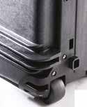 trykkutlikningsventiler som gjør koffertene enkle å åpne, ved at de automatisk balanserer det innvendige