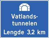 DETALJERT UTFORMING AV VEGVISNINGSSKILT :: TRAFIKKSKILT 727.4 Tunnelnavnskilt Skilt 727.4 skal vise tunnelsymbol, plassert sentrisk øverst på skiltet.