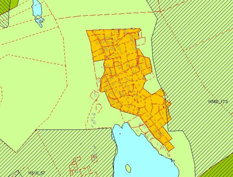 Hensynssone naturmiljøbrannfelt H560 Hensynssone landbruksammenhengende landbruk H510_2 Figur 3. Eiendom gnr. 201 bnr. 32 i KPA 2010 merket med rød sirkel og grenser til formål bebyggelse og anlegg.