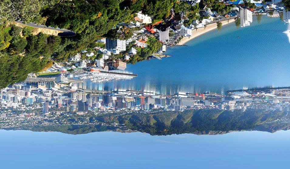 Wellington. Foto: New Zealand Tourism/Rob Suisted - Aktivitetsferie på New Zealand fremme i Kaiteriteri går dere om bord på The Abel Tasman Voyager, som er en katamaran med plass til 140 passasjerer.