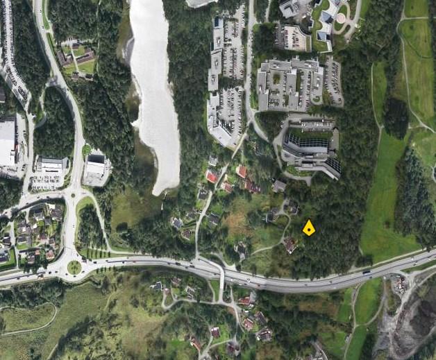Oversiktsbilde, ortofoto fra Blomurbex.no, oversiktskart.kilde: Arcview Vissit, Bergen kommune.