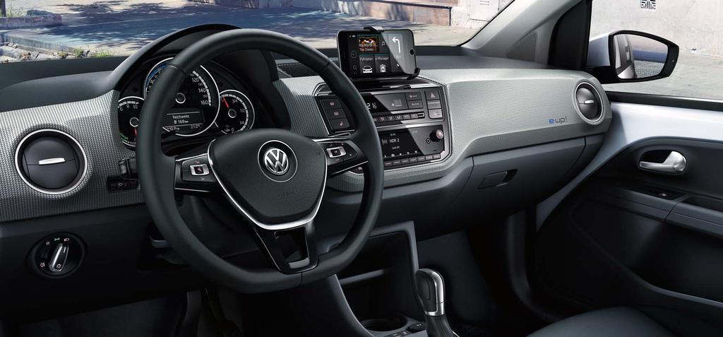 Full oversikt og full kontroll Det er ikke bare utvendig Volkswagen e-up! gjør en god figur. Den har også en flott kupé med en tiltalende design og en rekke tekniske finesser.