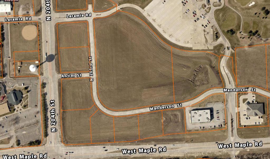 COMMERCIAL Golf Course 196 241 Lot 10 47,018 sf $18.50 psf 196 239 193 PENDING 233 196 Hy-Vee Grocery Store Lot 1 Replat 2 128,937 sf $8.