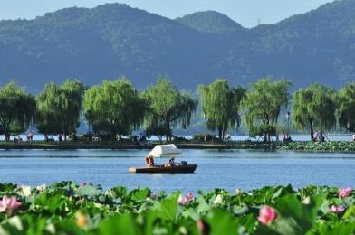 Hangzhou Hangzhou er en av Kinas mest populære