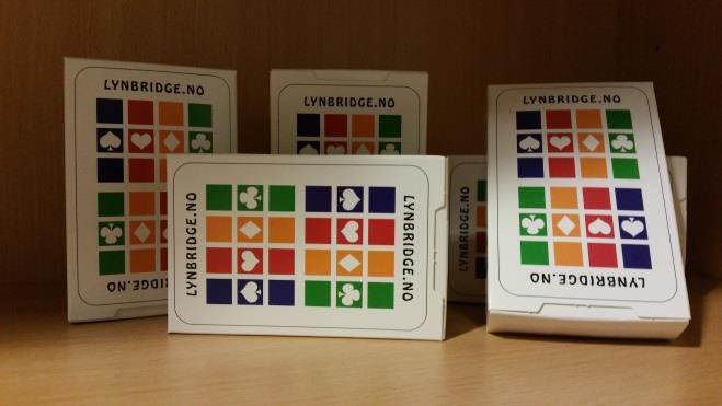 Kortstokk - Lynbridge Norsk Bridgeforbund har nylig fått produsert en spesiallaget kortstokk som kan brukes til å lære bridge.