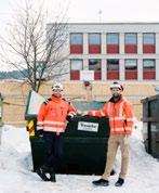 byggestart 03 01 02 (01) Disse avfallskontainerne vil bestille tømming selv sier Morten Barrett og Erik Knutsen (02) De nye boligblokkene består av fire felt (03) BIM-/prosjekttekniker Sverre Flem