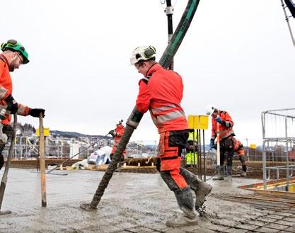 v) og Mats Østgård under støping i fjerde etasje.