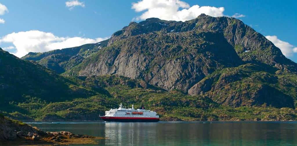 Hurtigruten er en unik turistattraksjon, fra havn til fiskevær, via Lofotens ville