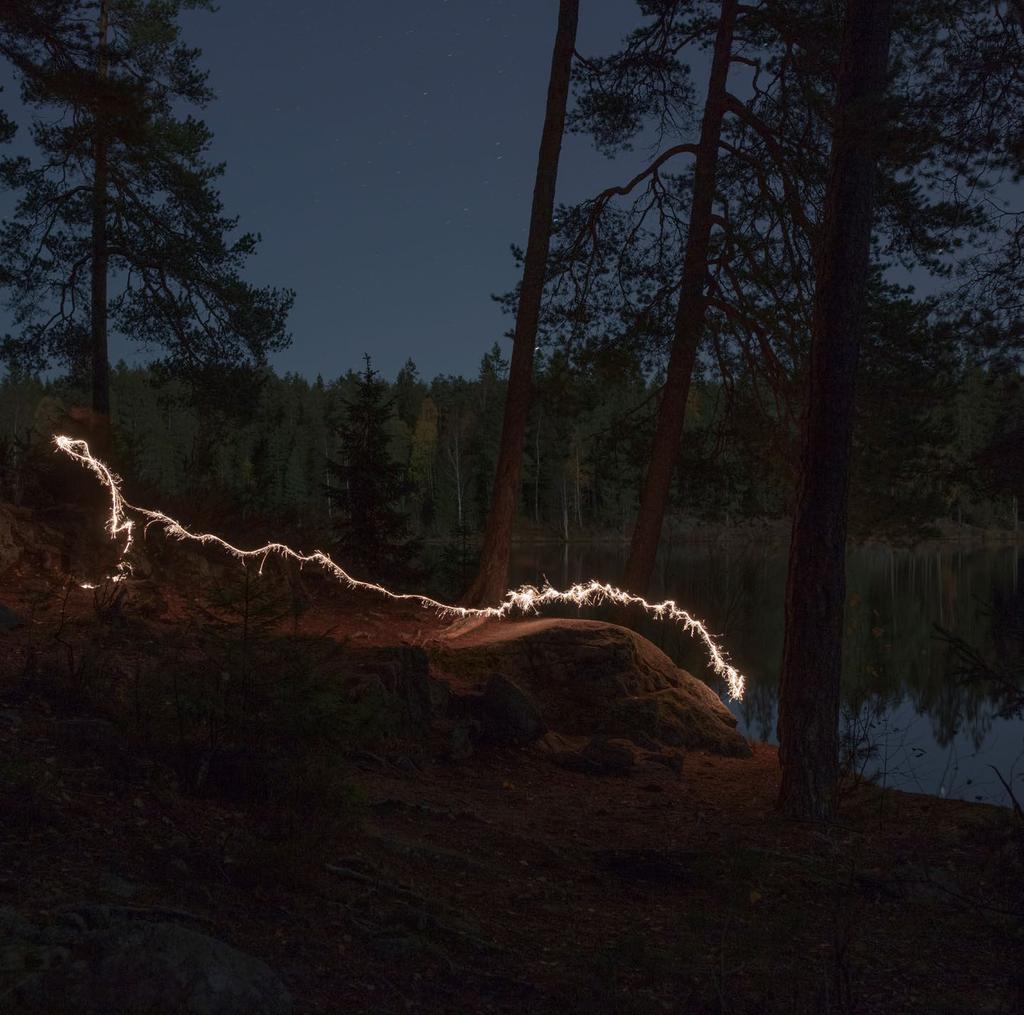 LJOS FAUNA VOKALKVINTETT 1. Det kimer nå til julefest 3:03 2. Jeg er så glad hver julekveld 4:48 3. Et lidet barn så lystelig 2:17 4. Deilig er den himmel blå 4:10 5. Ei rose er utsprungen 3:10 6.