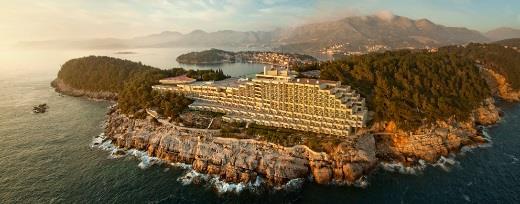 10 minutters kjøring fra Dubrovnik flyplass, og vi skal bo på det elegante 5- stjerners hotellet Croatia.