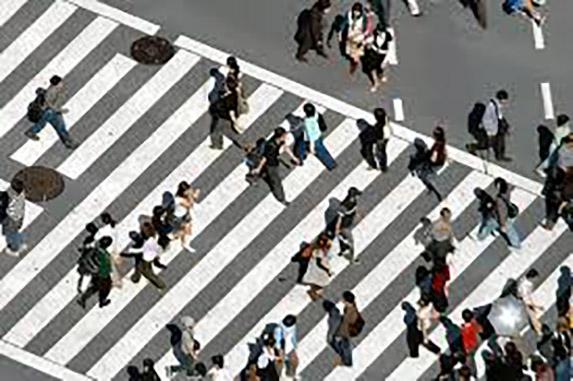 TRAFIKKSIKKERHET IVARETAR ALLE TRAFIKANTER Synlighet og lav hastighet tilrettelegger for kommunikasjon mellom ulike brukere av gata Separering av ulike trafikkgrupper gir prioritet til alle