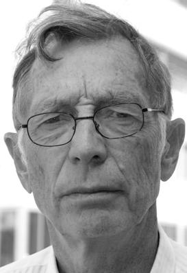 Rolf Kåresen (f. 1940) er spesialist i generell kirurgi, i gastroenterologisk kirurgi og i bryst- og endokrinkirurgi, professor emeritus og sjeflege ved Ullevål sykehus 1994-2007.