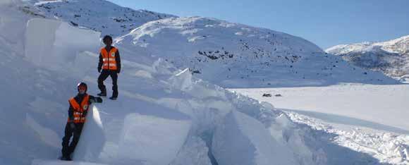 Snøskredteori Grunnleggende kunnskaper om snøskred er en forutsetning for å kunne forstå og forholde seg til dette elementet av vinterfjellets utfordringer.
