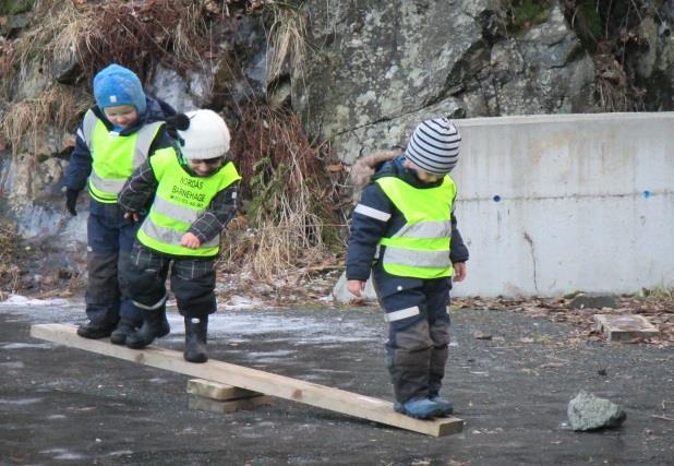 3.1 Fagområder Gjennom året skal barna innom fagområdene og personalet skal stimulere barns interesse for disse. (jf.rp s.