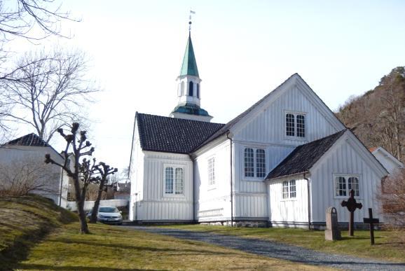 1. Kirkens tidligere tilstand Risør kirke ble oppført som korskirke i 1647 og senere restaurert innvendig i 1928 med et samlet oppvarmet bruksareal på 335 m 2.