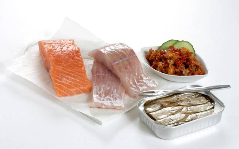 5: Spis fisk til middag to til tre ganger i uken og bruk fiskepålegg Fet fisk er den viktigste kilden for vitamin D.