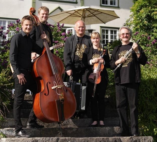 Sensommerkonsert med Zienerfilharmonien Utvandrerkirken, søndag 28. august. 6 Det ble en stemningsfull sommerkonsert i Utvandrerkirken søndag 28. august. For femte året på rad fikk vi besøk av Zienerfilharmonien.