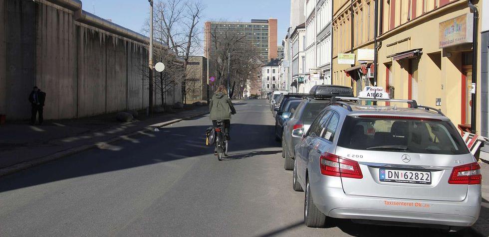 1. Envegsregulert sykkelveg Erfaringer Førsituasjonen Omkring to tredjedeler opplever det som trygt å sykle i gata, men noen opplever det som utrygt Særlig