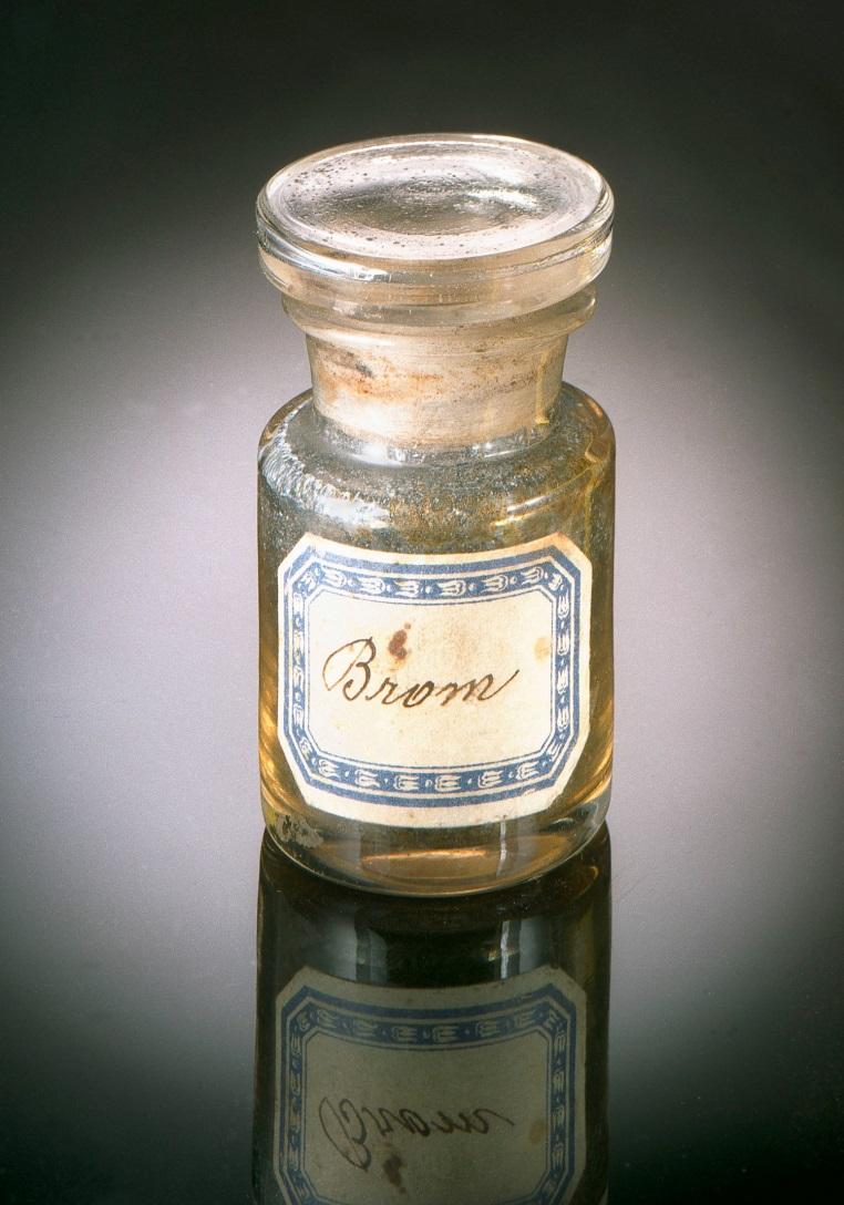 Det første middelet med noe effekt på epilepsi Tatt i bruk på midten av 1800- tallet Ofte tilsatt i brøddeigen I Norge ble brombrød gitt til pasienter ved Spesialsykehuset for epilepsi -