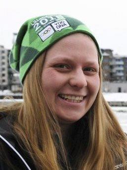 Styremedlem: Madeleine Nilsen Representerer Tønsberg og Omegn Ishockeyklubb 20 år, ungdomsrepresentant Fagutdannet barn- og ungdomsarbeider Olympisk Akademi 2017 Frivillig under YOG 2016 (Ungdoms-OL)